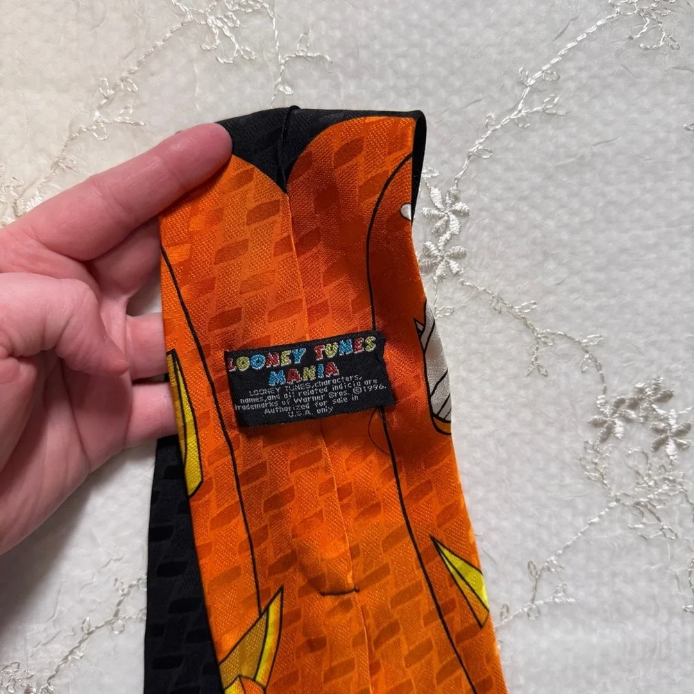 vintage 1996 looney tunes halloween silk tie – tasmanian devil, bugs bunny